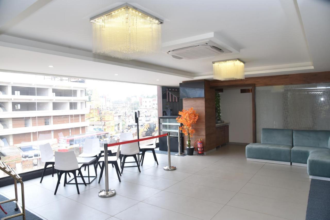 The Oaks Comforts Hubli Exteriér fotografie